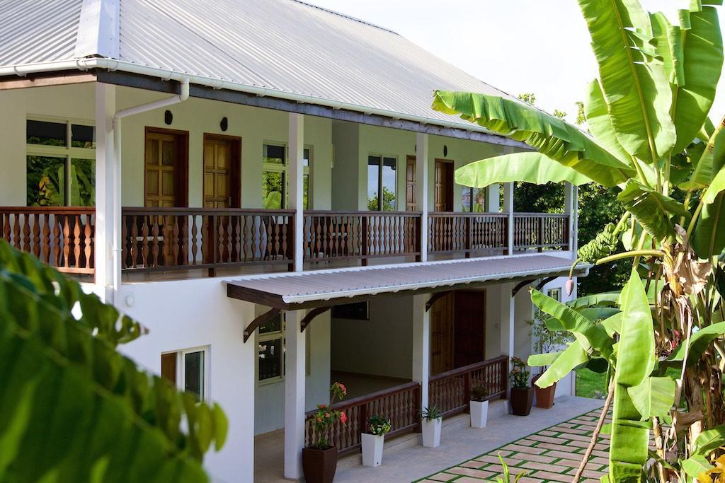 Cote Jardin - Chalets Cote Mer Baie Sainte Anne Exteriör bild